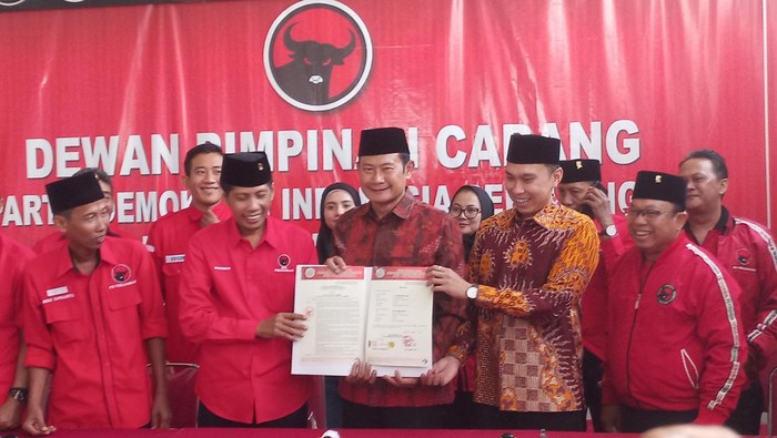 Yuhronur Efendy menerima rekom dari PDIP untuk Pilbup Lamongan 2024