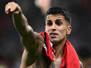 Hansi Flick Senang Kalau Cancelo Gabung Barcelona Lagi