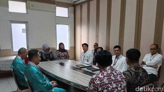 Achmad Fahmi-Dida jalani pemeriksaan kesehatan.