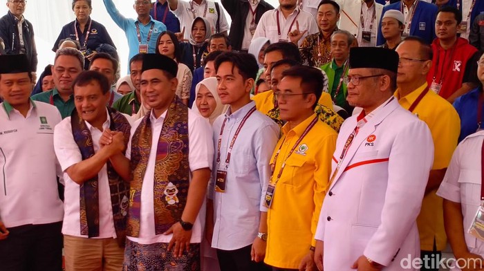 Ahmad Luthfi dan Taj Yasin resmi daftar Pilgub Jateng ke KPUD, Rabu (28/9/2024).