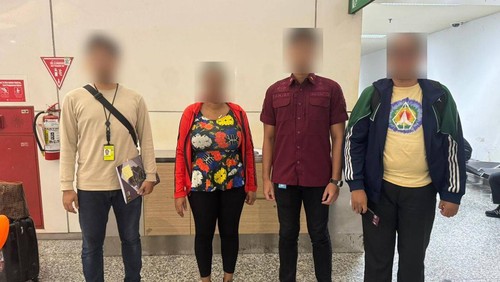 Alin, WN Uganda, dideportasi dari Bali gegara praktek prostitusi, Selasa (20/8/2024). (Dok Humas Imigrasi Ngurah Rai).