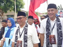 Cawalkot Petahana Helldy Daftar ke KPU Cilegon, Wakilnya Berganti