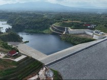 Bendungan yang Baru Diresmikan Jokowi Itu Jadi Tempat Wisata Dadakan