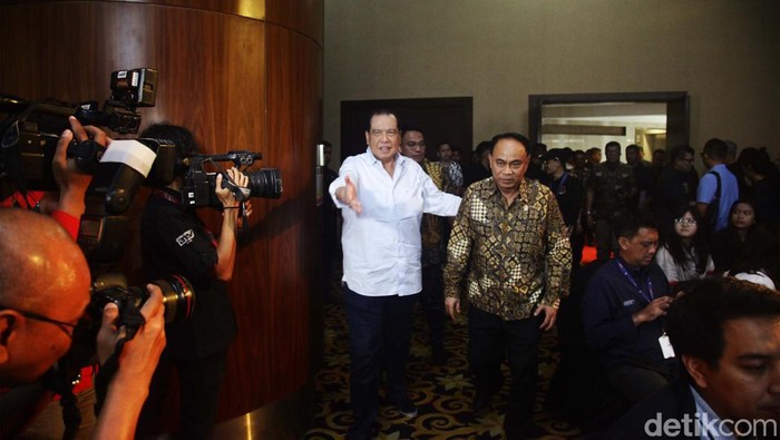 Chairul Tanjung Hadiri #DemiIndonesia Satu #DemiIndonesia Satu digelar di Menara Bank Mega, Jakarta Selatan, Rabu (28/8/2024). Acara itu dihadiri oleh Chairman CT Corp Chairul Tanjung.