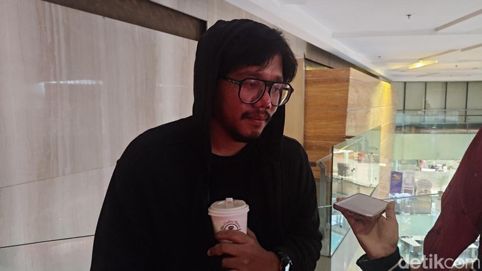 Saat ini keinginan orang-orang untuk menjadi YouTuber masih cukup tinggi. Lantaran mereka bisa mendapatkan penghasilan dari sini. Tapi memangnya secuan itu platform ini?