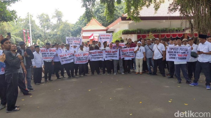 Diisukan Maju Cawagub Jatim, Warga Desak Mas Ipin Daftar di Trenggalek