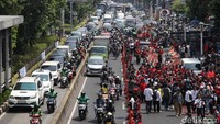 Pantauan detikcom, Pramono dan Rano tiba di KPU DKI, Jakarta Pusat, sekitar pukul 11.05 WIB, Rabu (28/8/2024). Pramono-Rano diantar jajaran partai politik pendukungnya dalam pendaftaran hari ini.