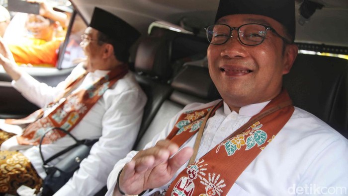 Pasangan Cagub Cawagub Jakarta, Ridwan Kamil dan Suswono tiba di gedung KPUD Jakarta, Rabu (28/8/2024).