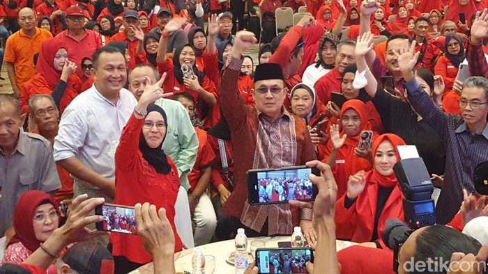 ERA saat deklarasi Paslon sebelum mendaftar di KPU Sumsel.