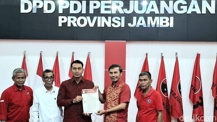 Fadhil-Bahtiar saat terima rekom PDIP