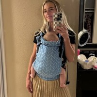 Hannah pertama kali dikenal ketika ia dinobatkan sebagai Mrs. American pada tahun 2023 saat sedang hamil 20 minggu dengan putrinya, Flora Jo. Foto: dok. Instagram @ballerinafarm