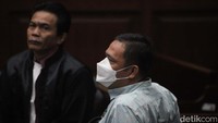 Dalam pelaksanaannya, PT Timah Tbk membeli bijih timah kadar rendah dengan harga kadar tinggi yang ditambang oleh penambang ilegal di dalam wilayah IUP PT Timah. Penentuan tonase bijih timah yang dibeli menggunakan metode kaleng susu tanpa uji laboratorium.   
