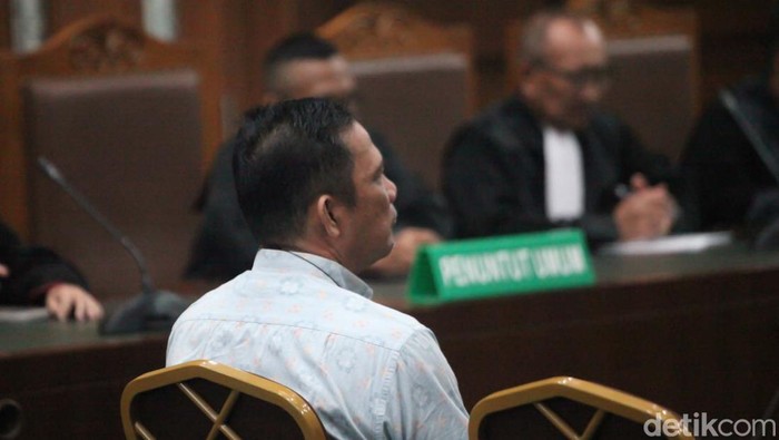 Hakim menolak eksepsi yang diajukan mantan Kepala Dinas ESDM Bangka Belitung dalam kasus korupsi timah. Artinya, sidang akan memasuki agenda pemeriksaan saksi dalam perkara.