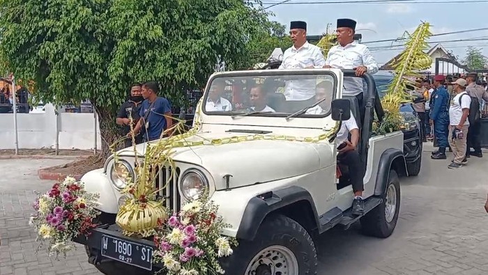 Hari Wuryanto-dr Purnomo Hadi mendaftar sebagai bakal paslon peserta Pilbup Madiun di KPU.