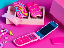 Masih Tren Barbiecore, Hadir Ponsel Barbie Desain Jadul Tanpa Media Sosial