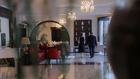 Omar Saade, manajer penjualan klaster hotel Hilton Beirut Habtoor Grand mengatakan, pariwisata sangat bergantung pada stabilitas. Dan jika kita tidak memiliki stabilitas politik, kita tidak memiliki pariwisata. Beirut telah terpengaruh dalam situasi ini sejak Oktober lalu, sejak seluruh masalah dimulai di Gaza.