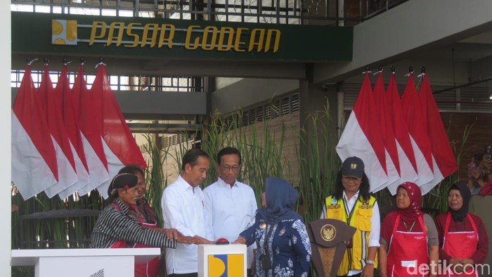 Jokowi resmikan Pasar Godean Sleman, Selasa (28/8/2024).