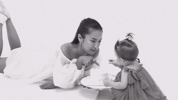 Kamari Anak Jennifer Coppen