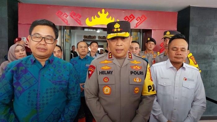 Kapolda Lampung Irjen Helmy Santika sambangi KPU Provinsi Lampung.