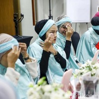 Sebelum mulai kelas makeup bersama Wardah, para finalis mengetahui personal color. Tujuannya agar setiap finalis bisa merias wajah sesuai dengan kepribadian dan karakter masing-masing. Foto: Grandyos Zafna.
