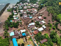 Pencarian 1 Korban Hilang Akibat Banjir Bandang di Ternate Terkendala Hujan