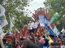 Dukungan Mengalir Saat Daftar ke KPU Jatim, Khofifah: Terima Kasih