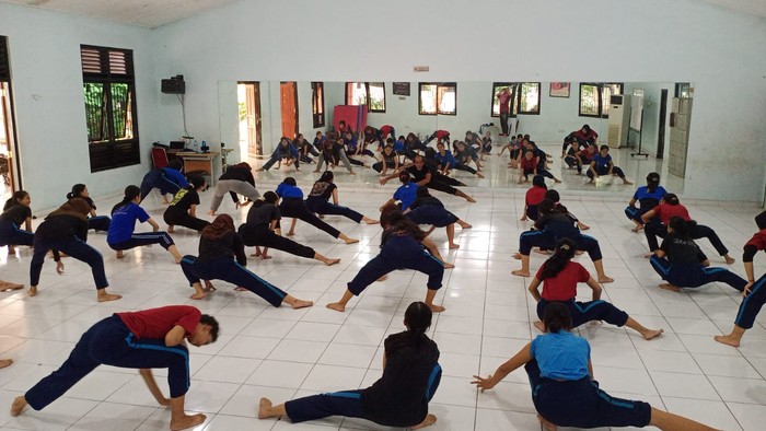 Menjaga kebudayaan tari Betawi di sekolah menengah