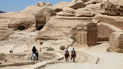 Menyusuri Kota Kuno Petra di Yordania