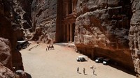 Dewan Komisaris menambahkan bahwa pariwisata di Petra telah menurun sebesar 76 persen dibandingkan dengan tahun 2023 terutama karena konflik yang sedang berlangsung.  
