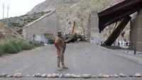 Pasukan keamanan telah memerangi kekerasan sektarian, etnis, dan separatis selama beberapa dekade di Balochistan.