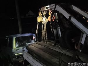 Feroza Tabrak Motor di Probolinggo, 2 Orang Tewas