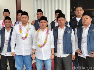Pasangan Mubarok Daftar ke KPU Mojokerto Diiringi Selawat Badar