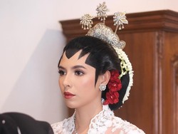 Most Pop: Cantiknya Anak Susi Pudjiastuti yang Dinikahi Bule Prancis Mualaf