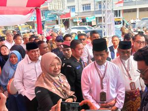 Kenakan Baju Kurung Melayu, Rudi-Aunur Daftar ke KPU Kepri