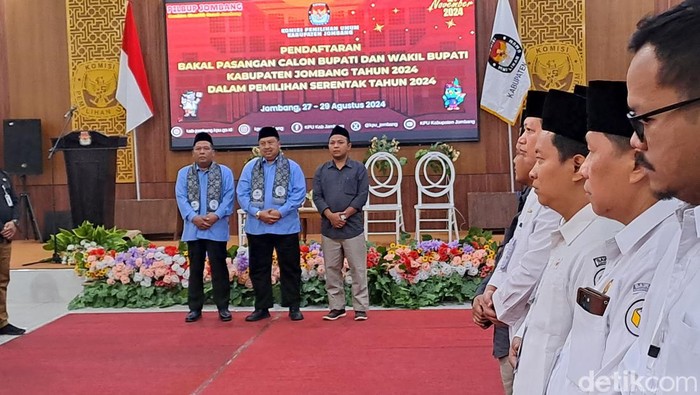 Pasangan WarSa daftar ke KPU Jombang