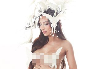 8 Gaya Berani Patricia Gouw Pemotretan Seksi Pamer Baby Bump