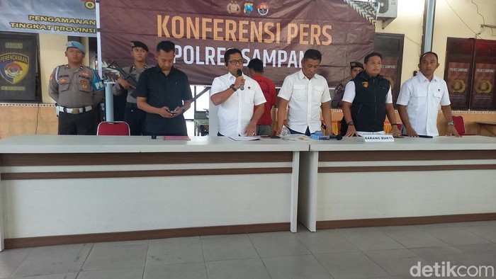 pelaku perusakan rumah mantan kepala desa di Sampang diringkus