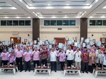 Lamongan Serahkan 170 Sertifikat Halal kepada Pelaku UMKM