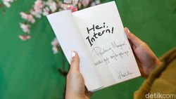 Ngobrol Bareng Hamalem Novelis Hi, Intern! Ngobrol Bareng Hamalem Novelis Hi, Intern!
