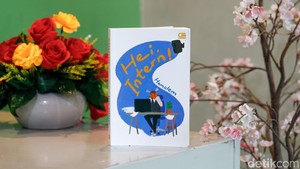 Baru-baru ini, Hamalem menyambangi kantor detikcom buat ngobrol-ngobrol soal karya pertama yang dipinang oleh penerbit Gramedia Pustaka Utama (GPU).