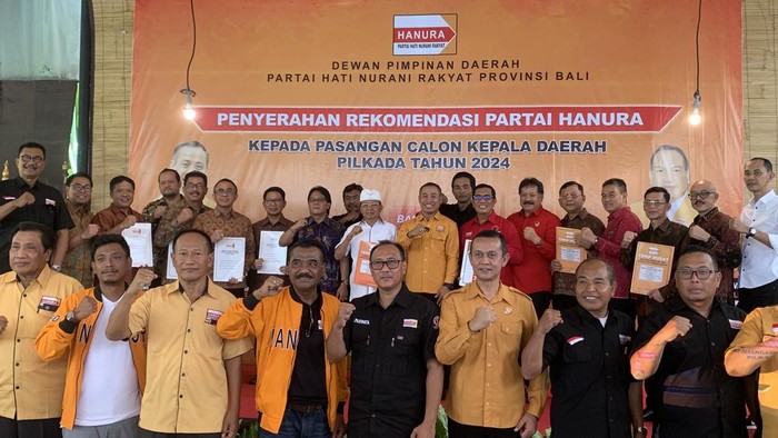 Penyerahan rekomendasi Hanura kepada calon kepala daerah se-Bali, di Denpasar, Rabu (28/8/2024).