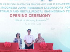 Menko Luhut Resmikan Lab Gabungan RI-China Bidang Energi Baru & Metalurgi di ITB