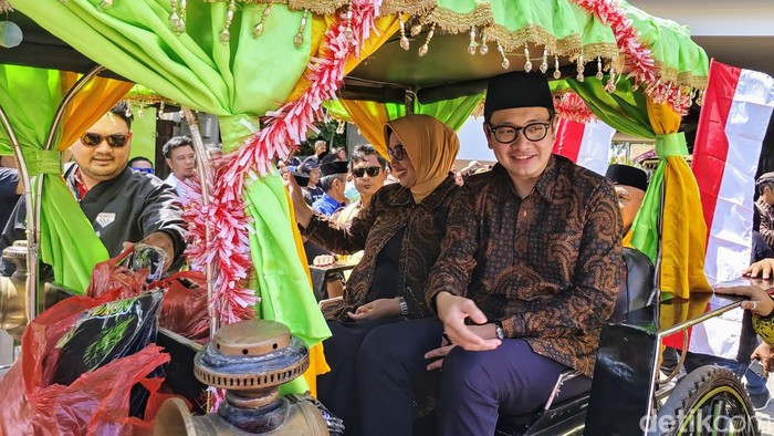 Pasangan Yuli-Dion daftar ke KPU Purworejo, Rabu (28/8/2024).