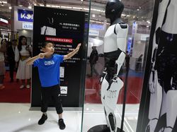 Potret Canggih Robot China, Makin Mirip Manusia!