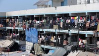 Data UNRWA di Gaza, ada sekitar 1,7 juta pengungsi, dan sekitar 620.000 dari jumlah itu tinggal di delapan kamp yang diakui UNRWA.  