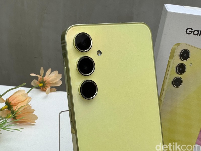 Samsung Galaxy A55 Awesome Lemon