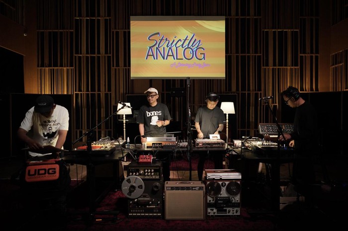 Stricly Analog Stricly Analog