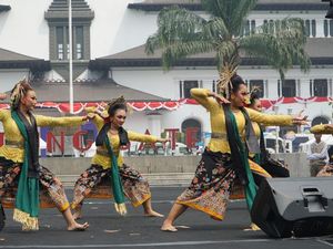 Mengenal Tari Ronggeng Geboy Gaya Namin Khas Karawang