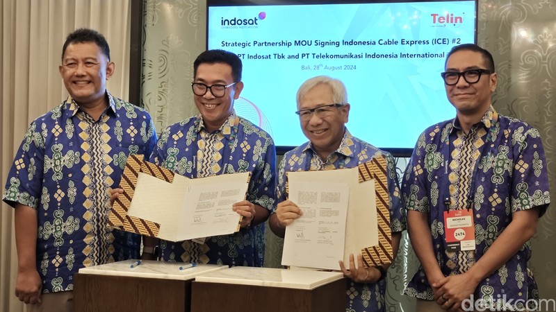 Telkom dan Indosat sepakat menjalin kerja sama gelar kabel bawah laut menghubungkan Singapura, IKN, hingga Manado.