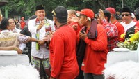 Ke10 partai itu, PDI-P, Partai Gerindra, Partai Demokrat, PKB, PKN, PBB, Partai Ummat, Partai Gelora, Partai Perindo dan Partai Buruh.